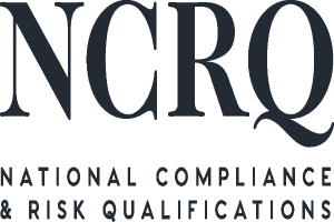 Weißer Hintergrund mit zentrierter fetter schwarzer Schrift "National Compliance & Risk Qualifications" in einer modernen Schriftart, umgeben von einem dünnen schwarzen Rand.