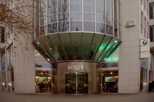 BMW's Michael Nikolaides über eine lokale, digitale Lieferkette