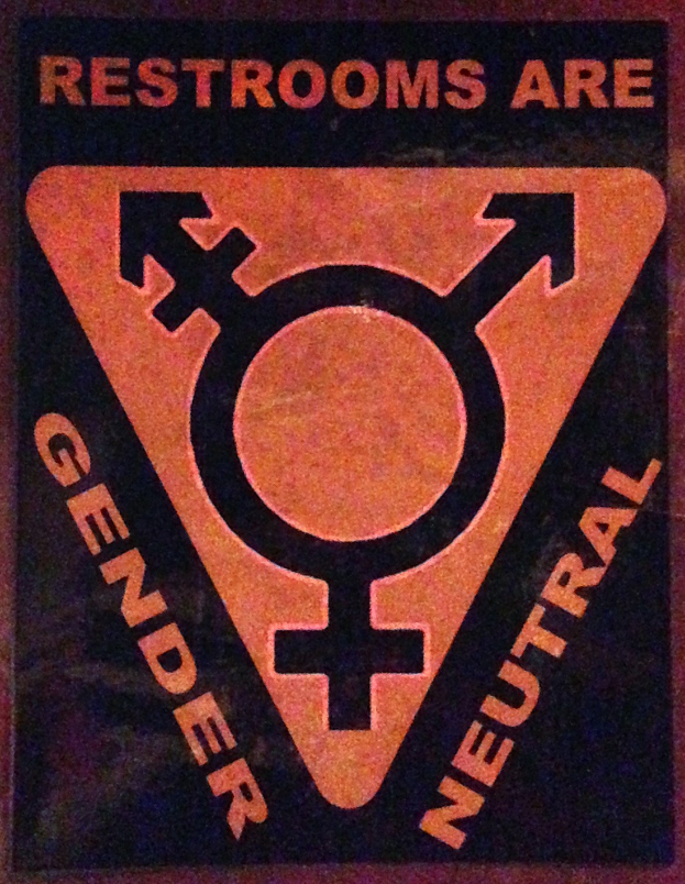 Plakat mit der Aufschrift "Toiletten sind geschlechtsneutral" betont die Geschlechtergerechtigkeit in der Toilette.