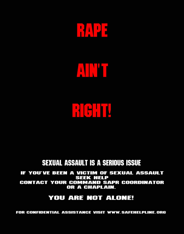 Plakat mit fetter schwarzer Schrift auf weißem Hintergrund, das 'Rape Ain't Right: Sexual Assault is a Serious Issue' verkündet, eingerahmt von einem schwarzen Rand.