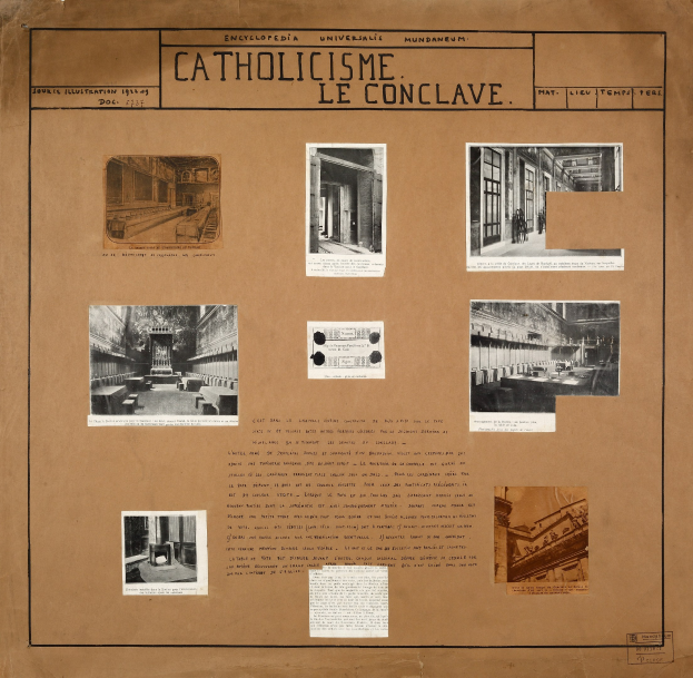 Ein Buch mit Bildern und Texten, das die Geschichte der katholischen Kirche dokumentiert, einschließlich Bilder von ihren Räumen, Fluren und erhaltenen Kunstwerken.